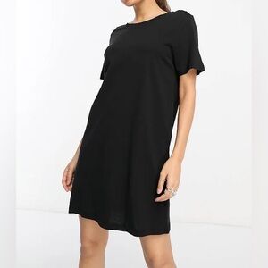 Only Women's Black Short Sleeve T-Shirt Dress